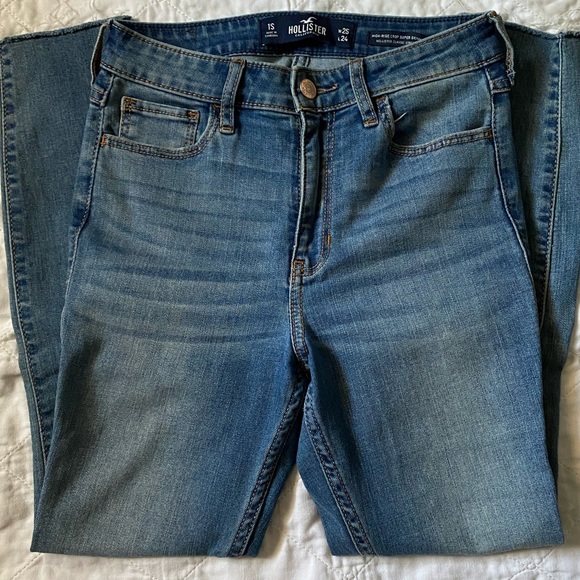 Hollister Denim - Hollister high rise crop jeans
